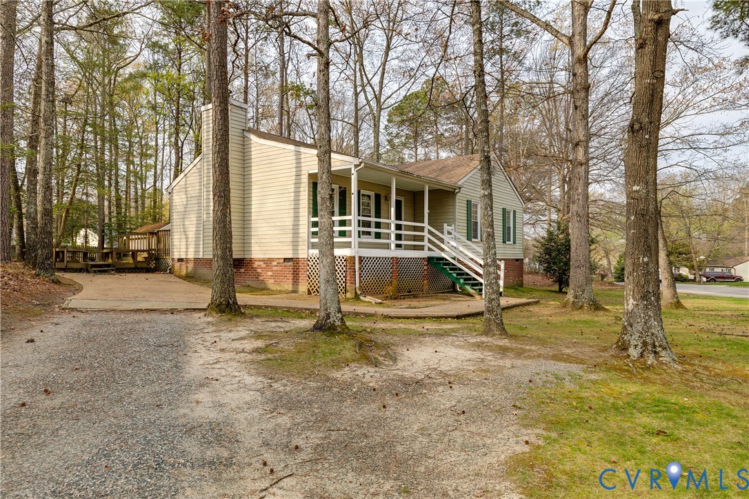 600 Queensway Rd