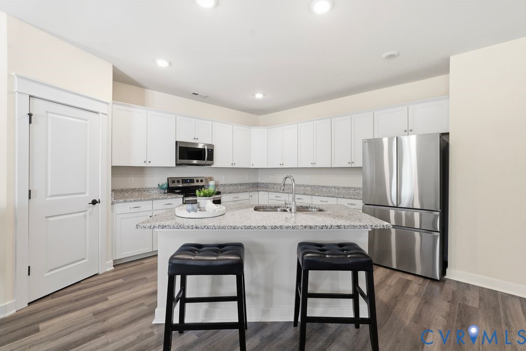 3221 Gannet Ln
