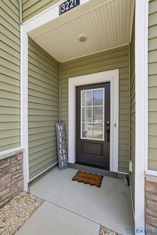 3221 Gannet Ln