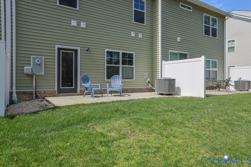 3221 Gannet Ln