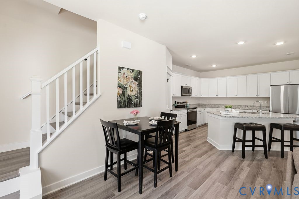 3221 Gannet Ln
