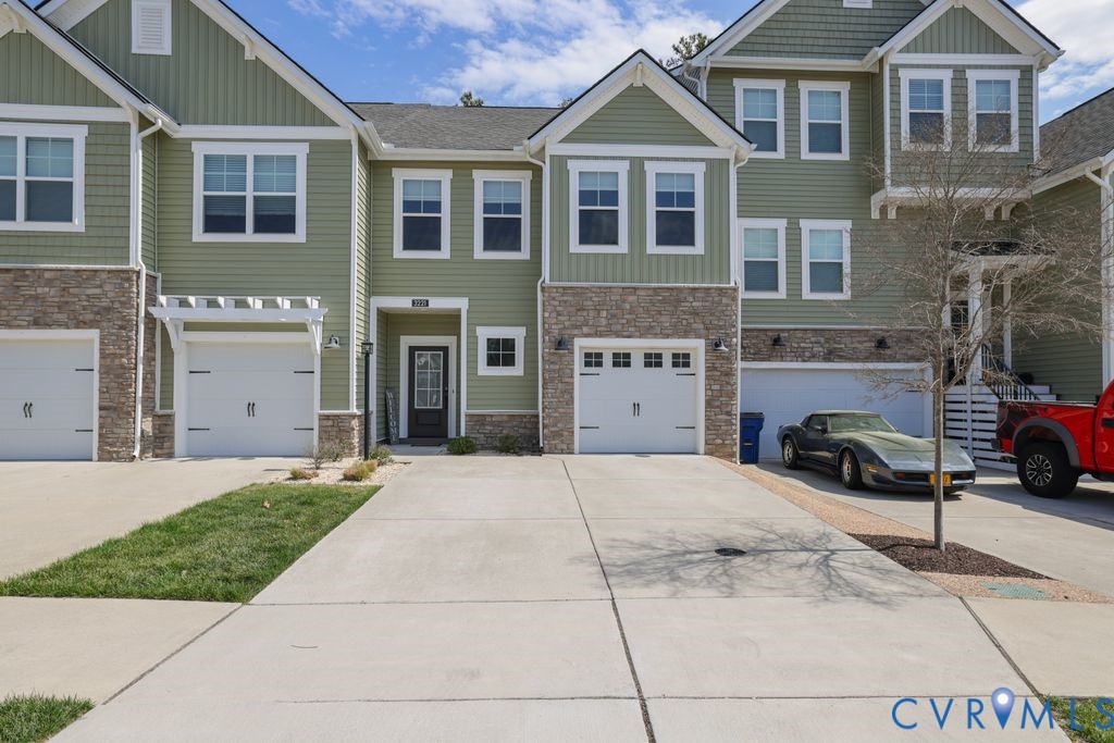3221 Gannet Ln