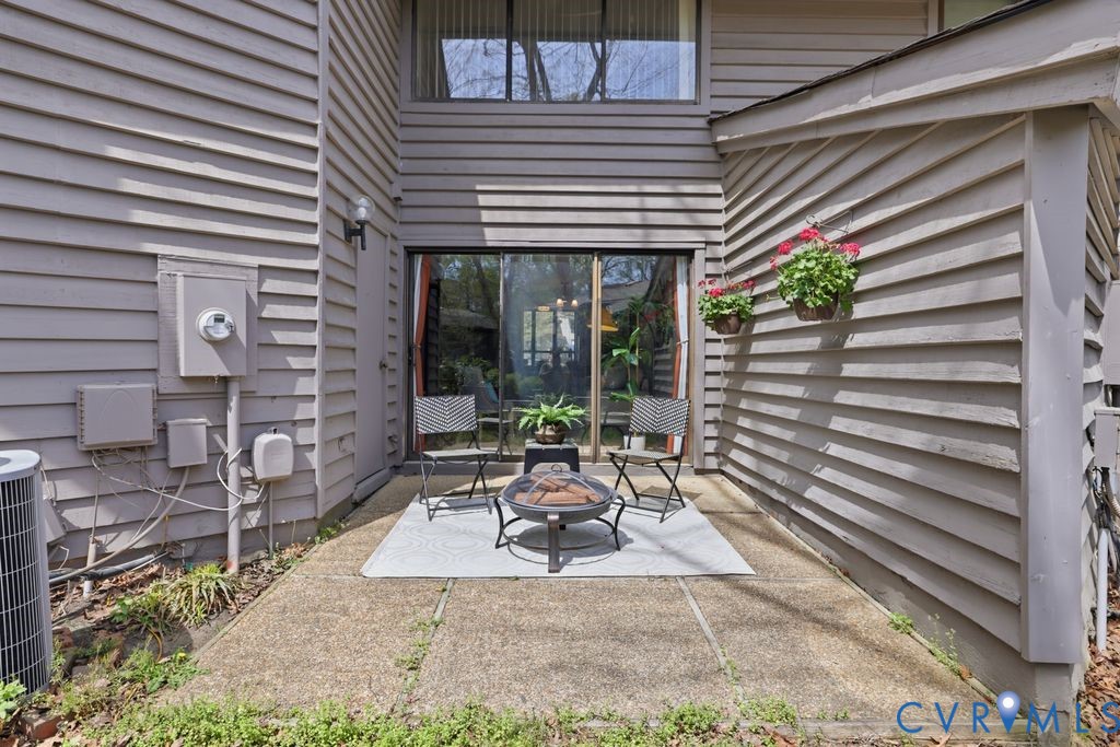2868 Woodbridge Crossing Ct