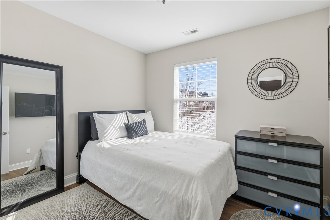 17004 Gossamer Dr
