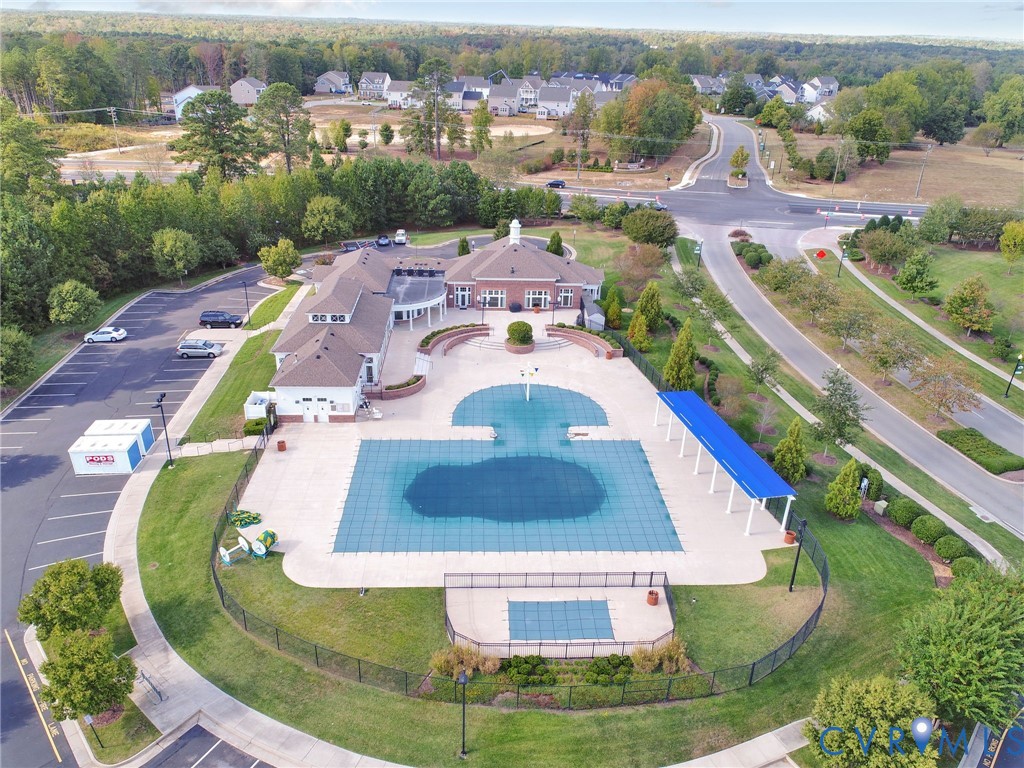 17004 Gossamer Dr