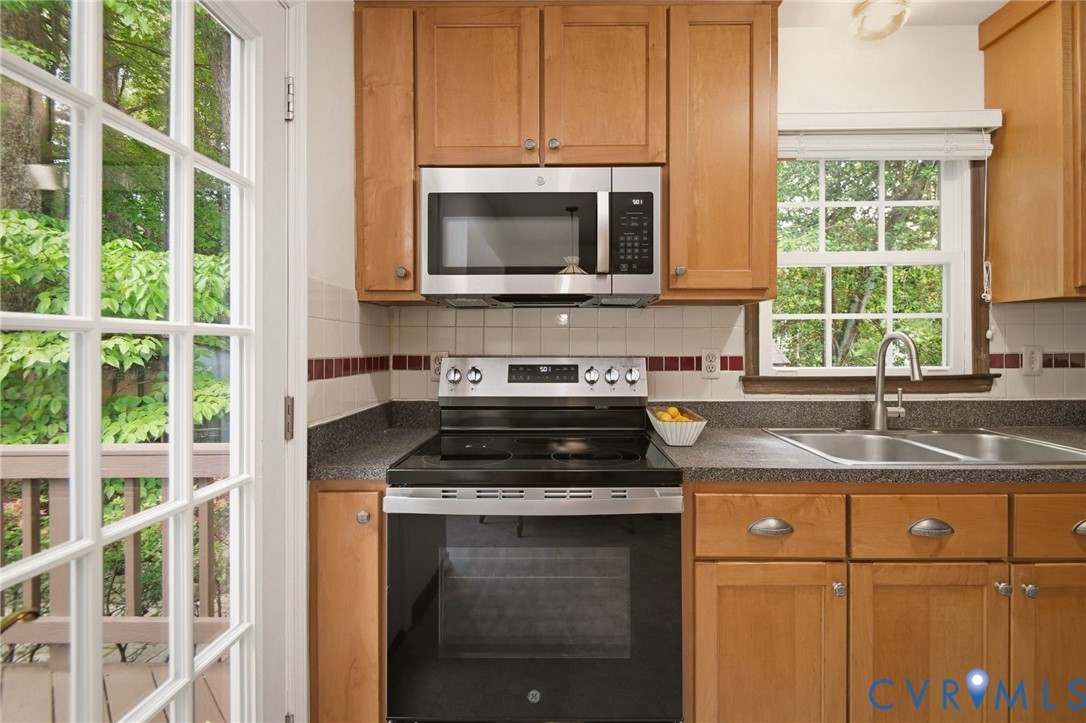 9919 Castle Glen Ter