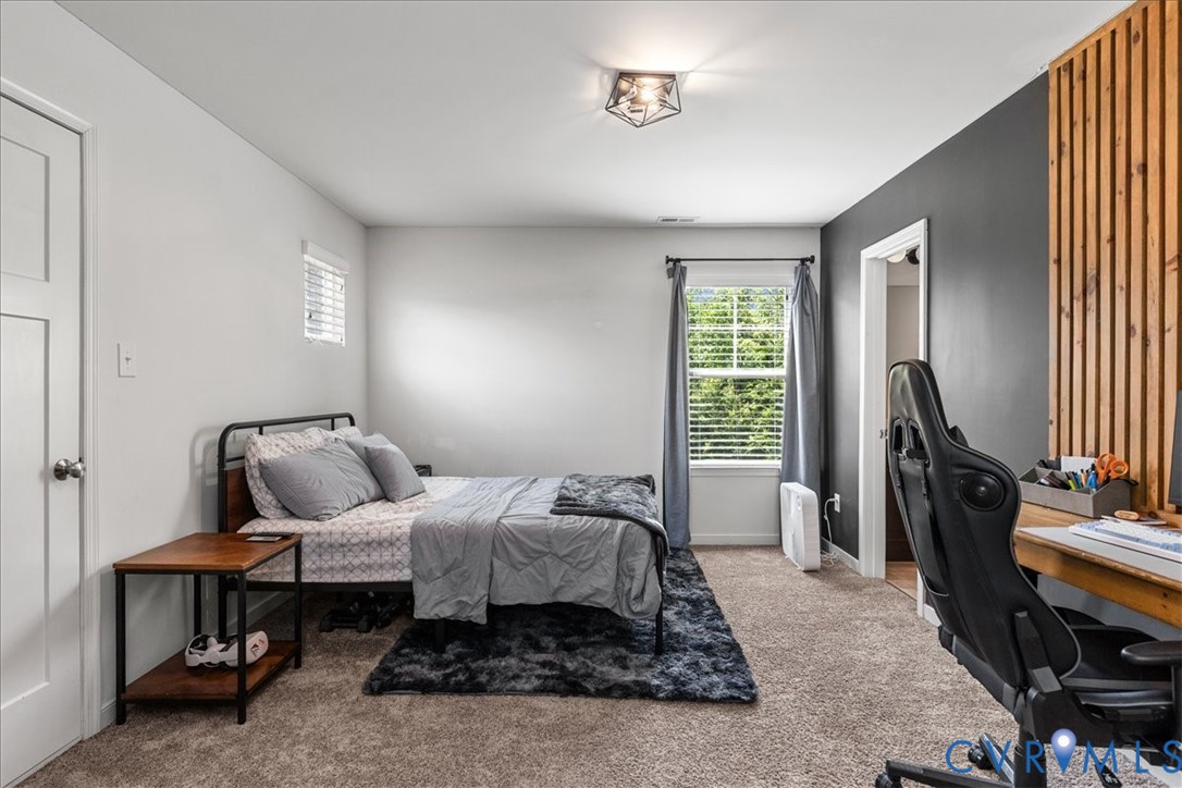 17618 Stafford Park Pt