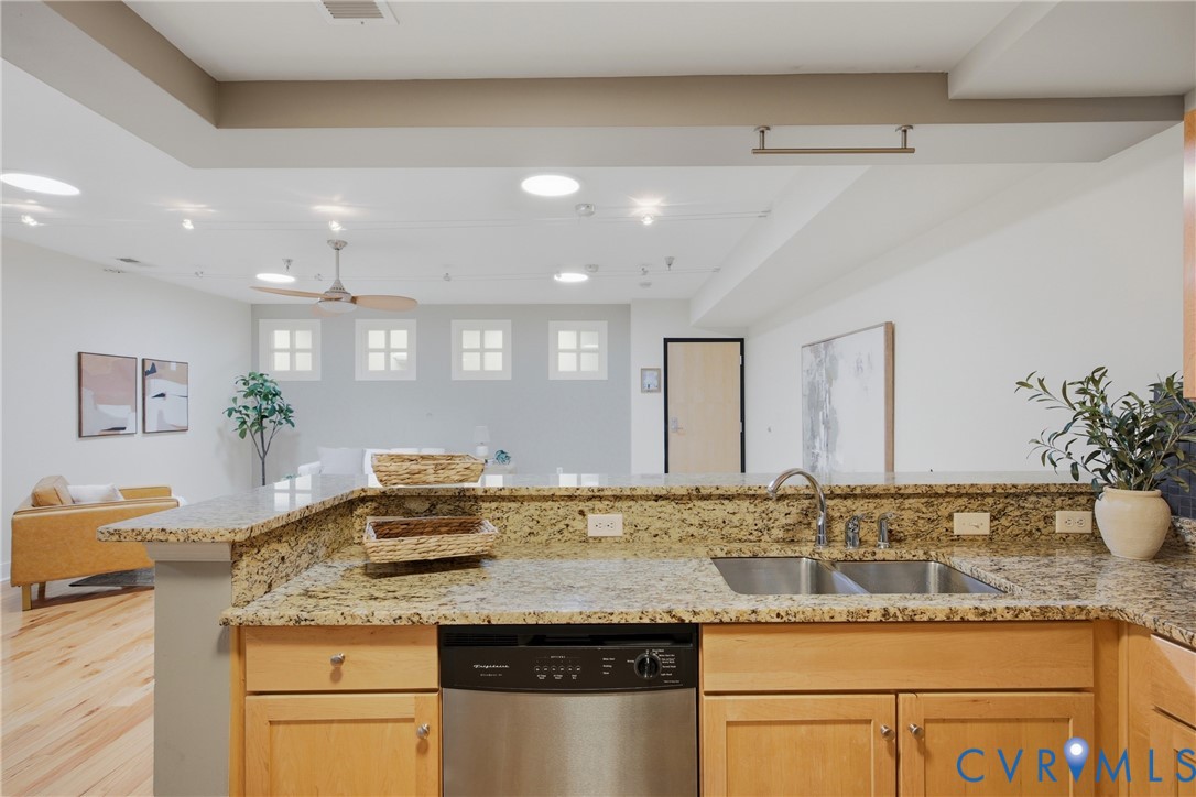 110 W Marshall St Unit#U43
