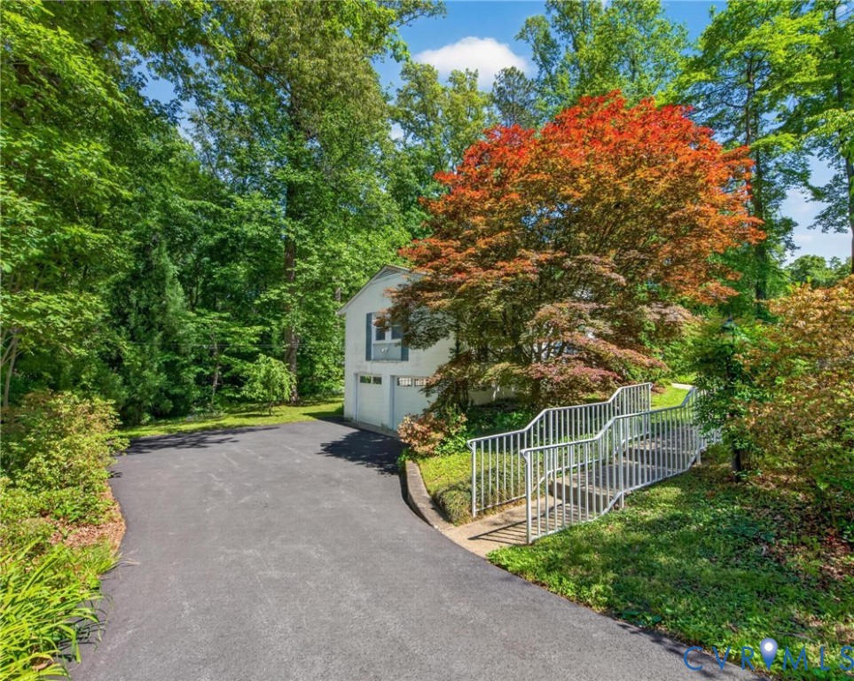 2845 Bicknell Rd