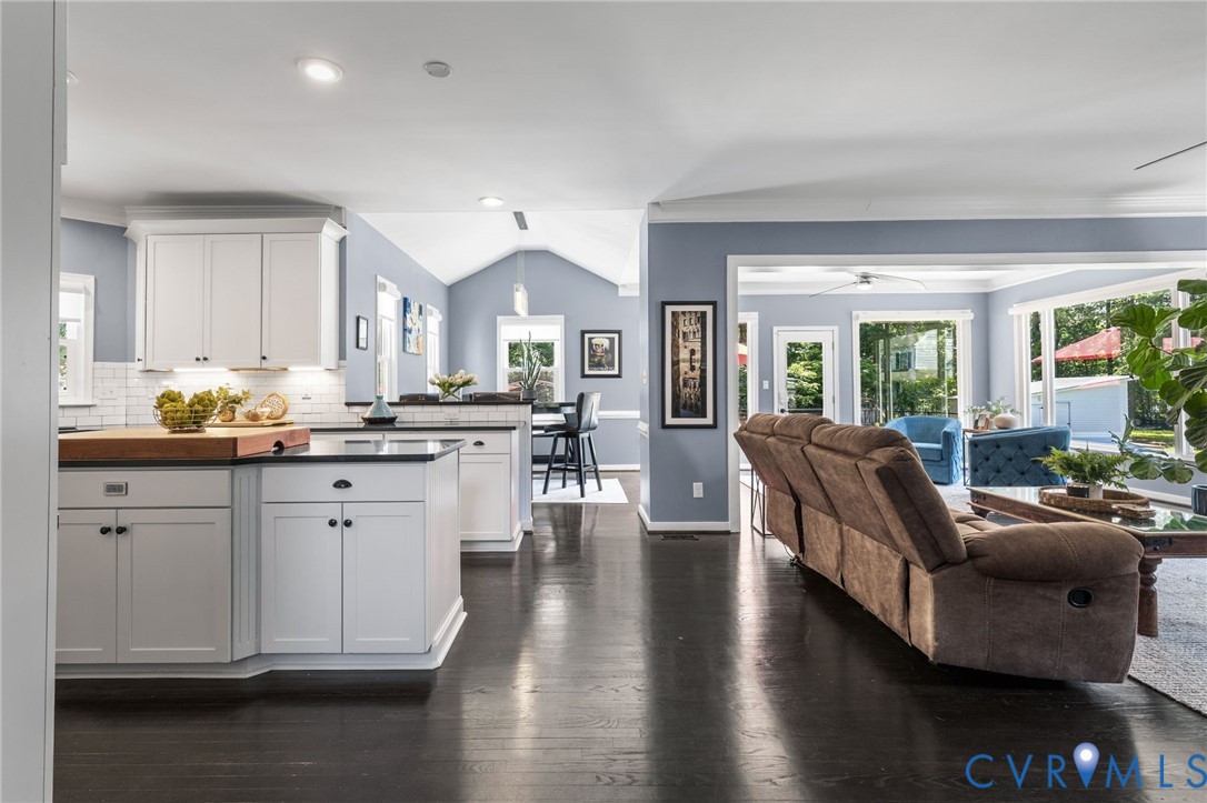 14843 Shorewood Ct