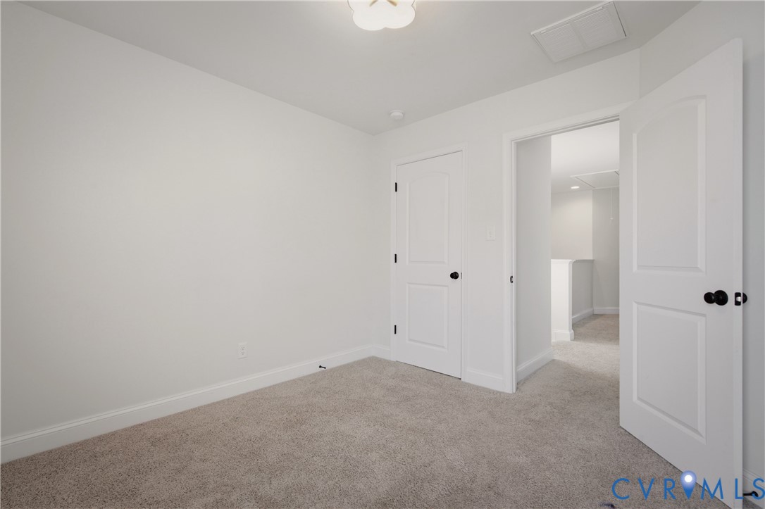 6836 Leire Ln