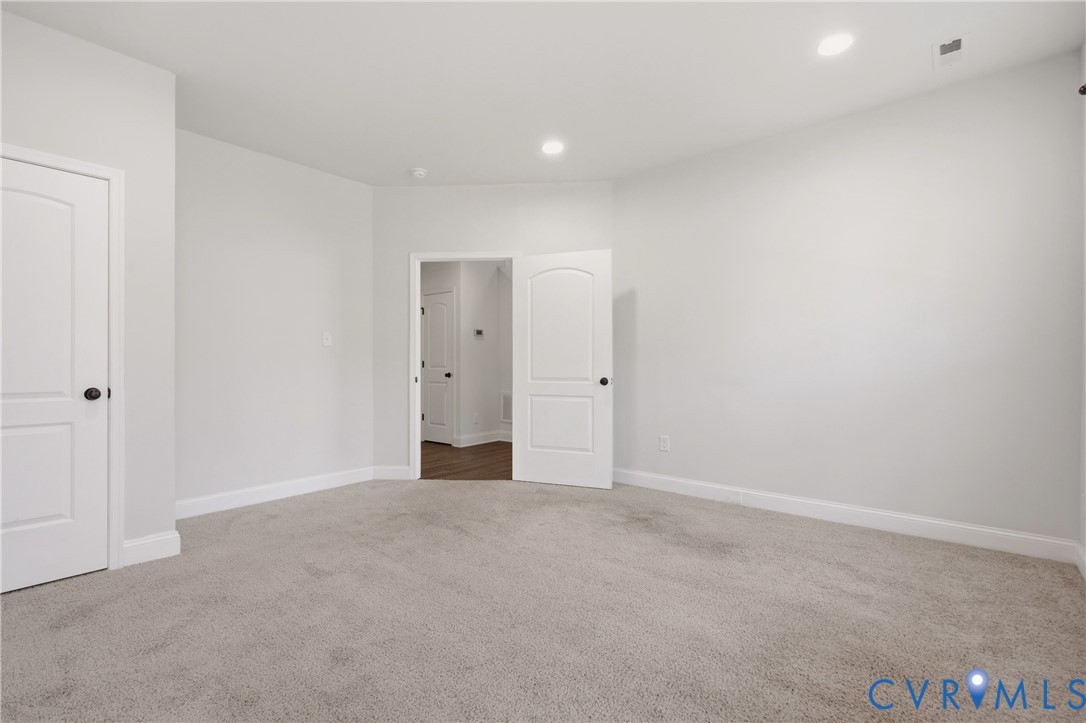 6836 Leire Ln