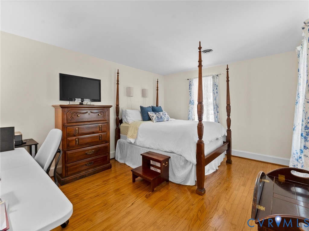 330 Saybrook Dr