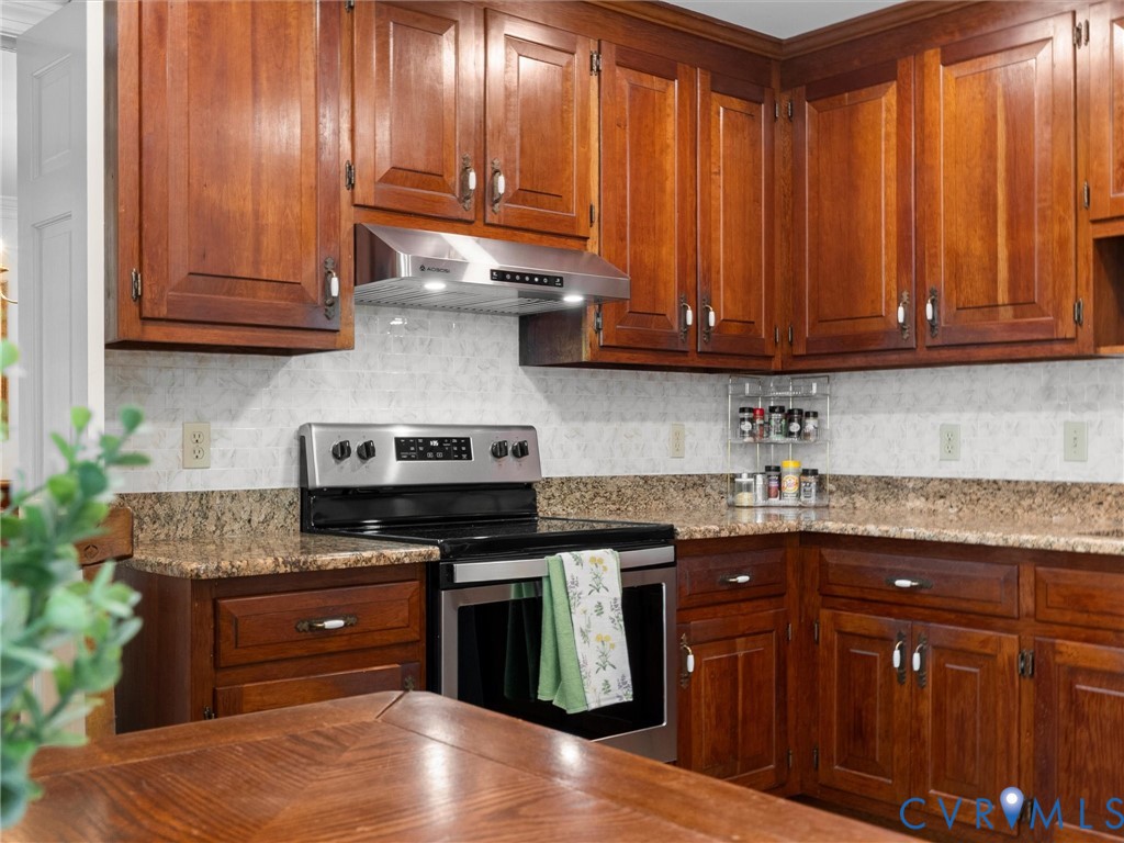 330 Saybrook Dr