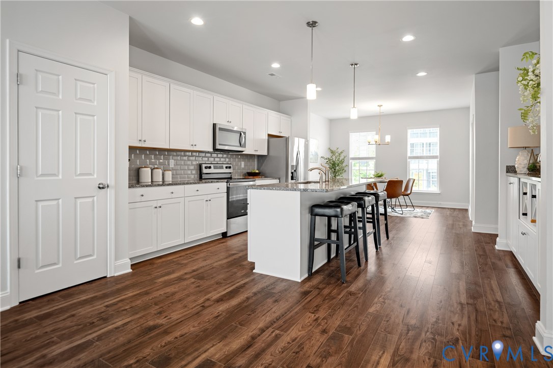 15212 Dunton Ave