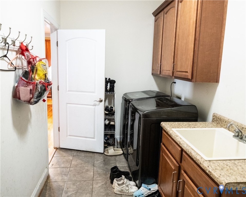 7425 Rosemead Ln