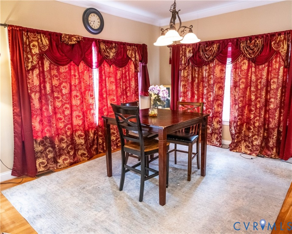 7425 Rosemead Ln