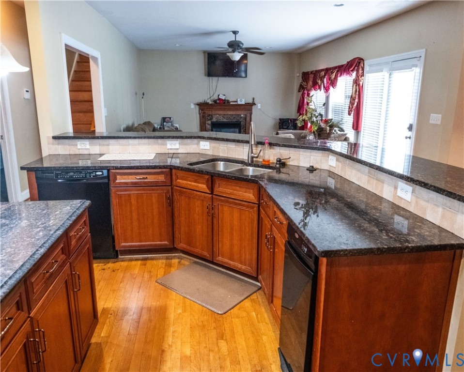 7425 Rosemead Ln