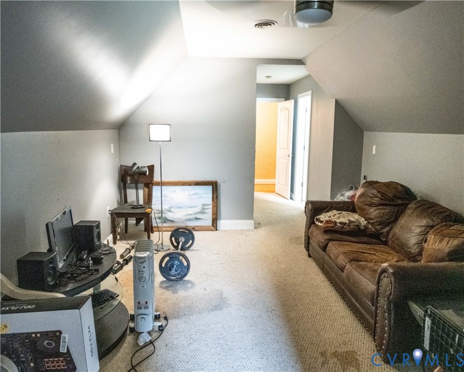 7425 Rosemead Ln