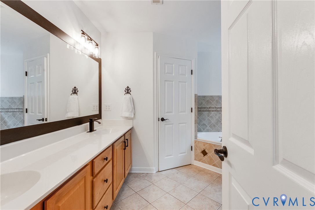 4415 Lake Summer Ct