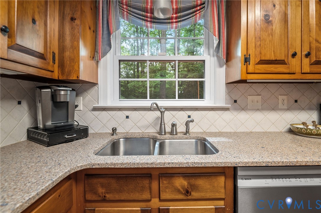 4428 Old Fox Trl