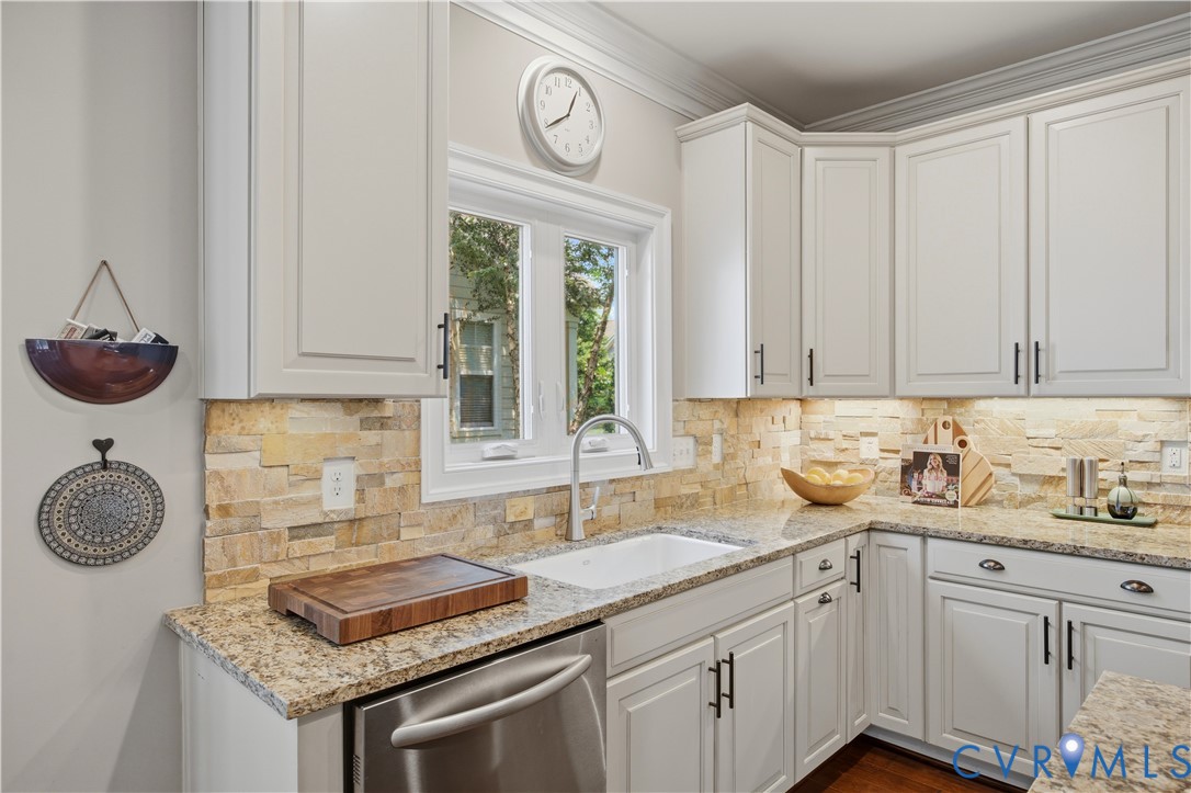 1490 Camberley Dr