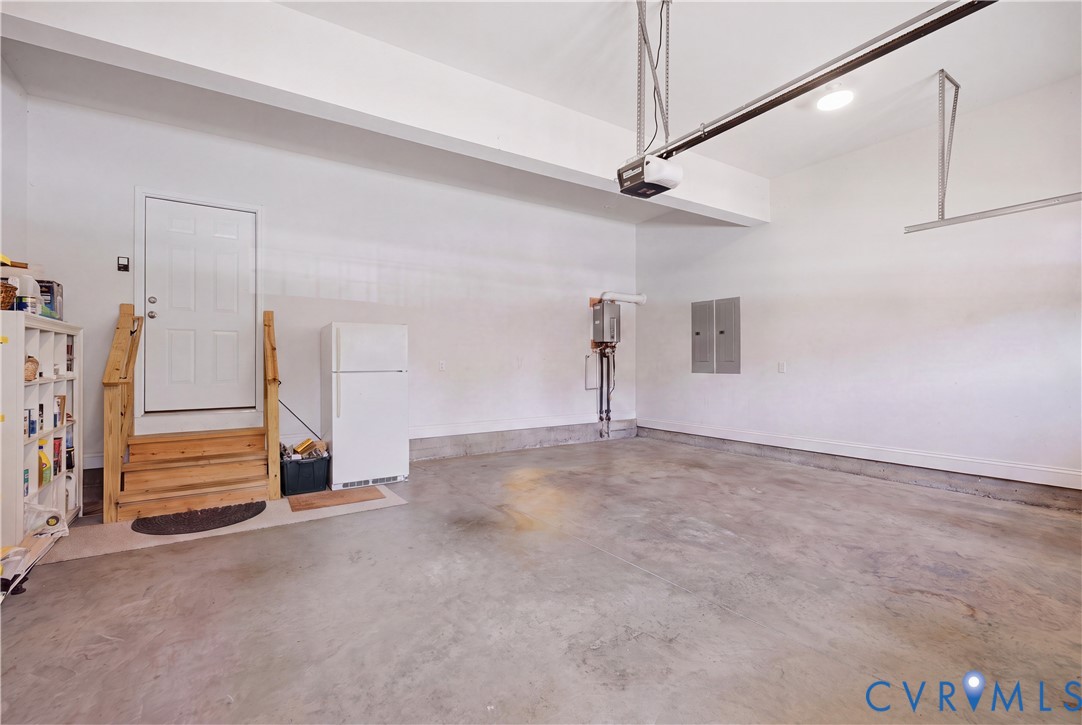 1490 Camberley Dr