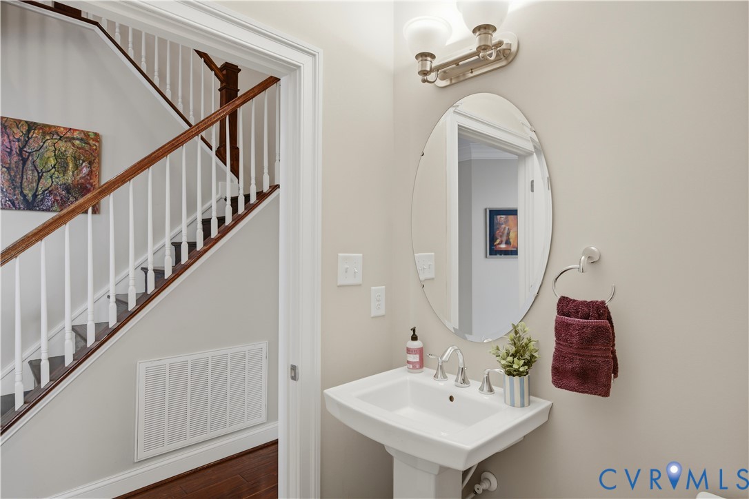 1490 Camberley Dr