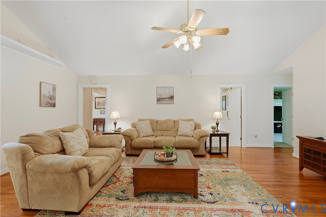 422 Elm Creek Dr