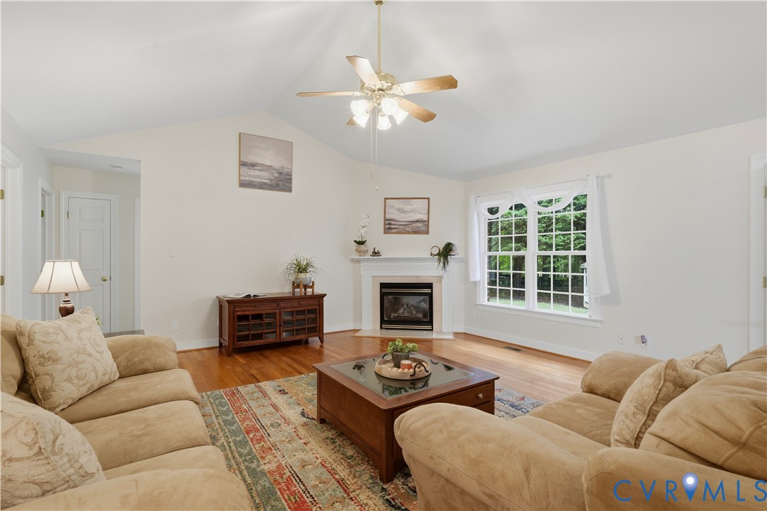 422 Elm Creek Dr