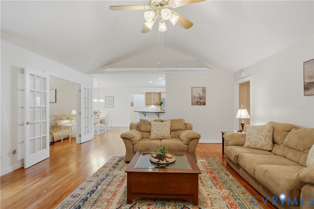 422 Elm Creek Dr