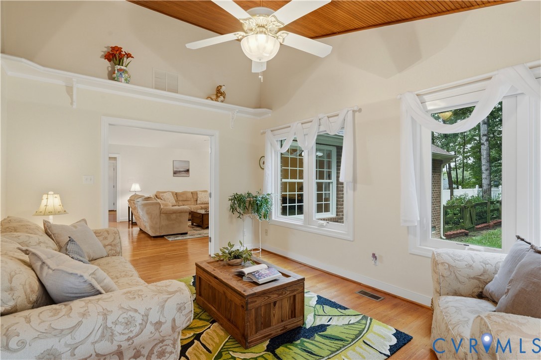 422 Elm Creek Dr