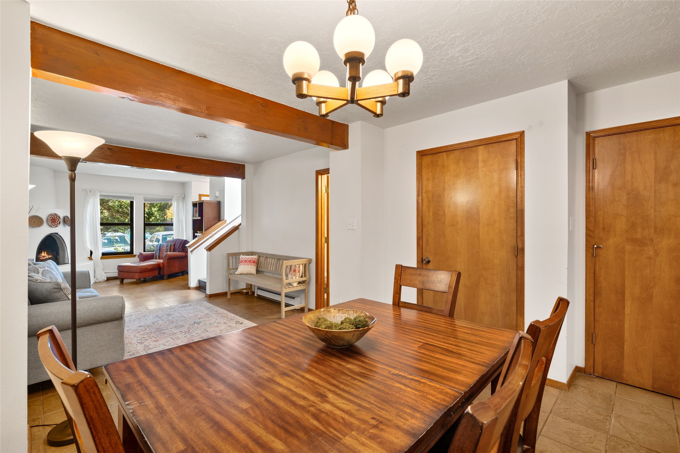 1552 Avenida De Las Americas