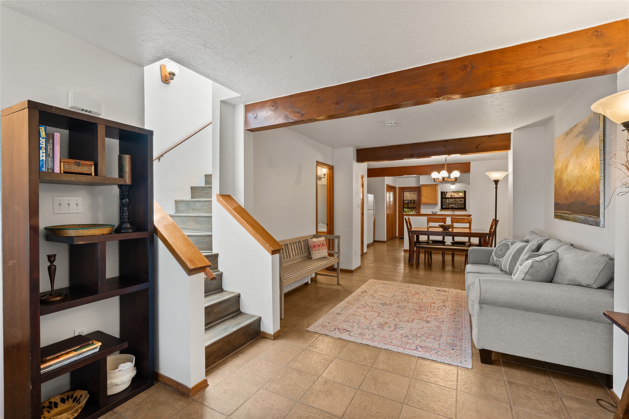 1552 Avenida De Las Americas