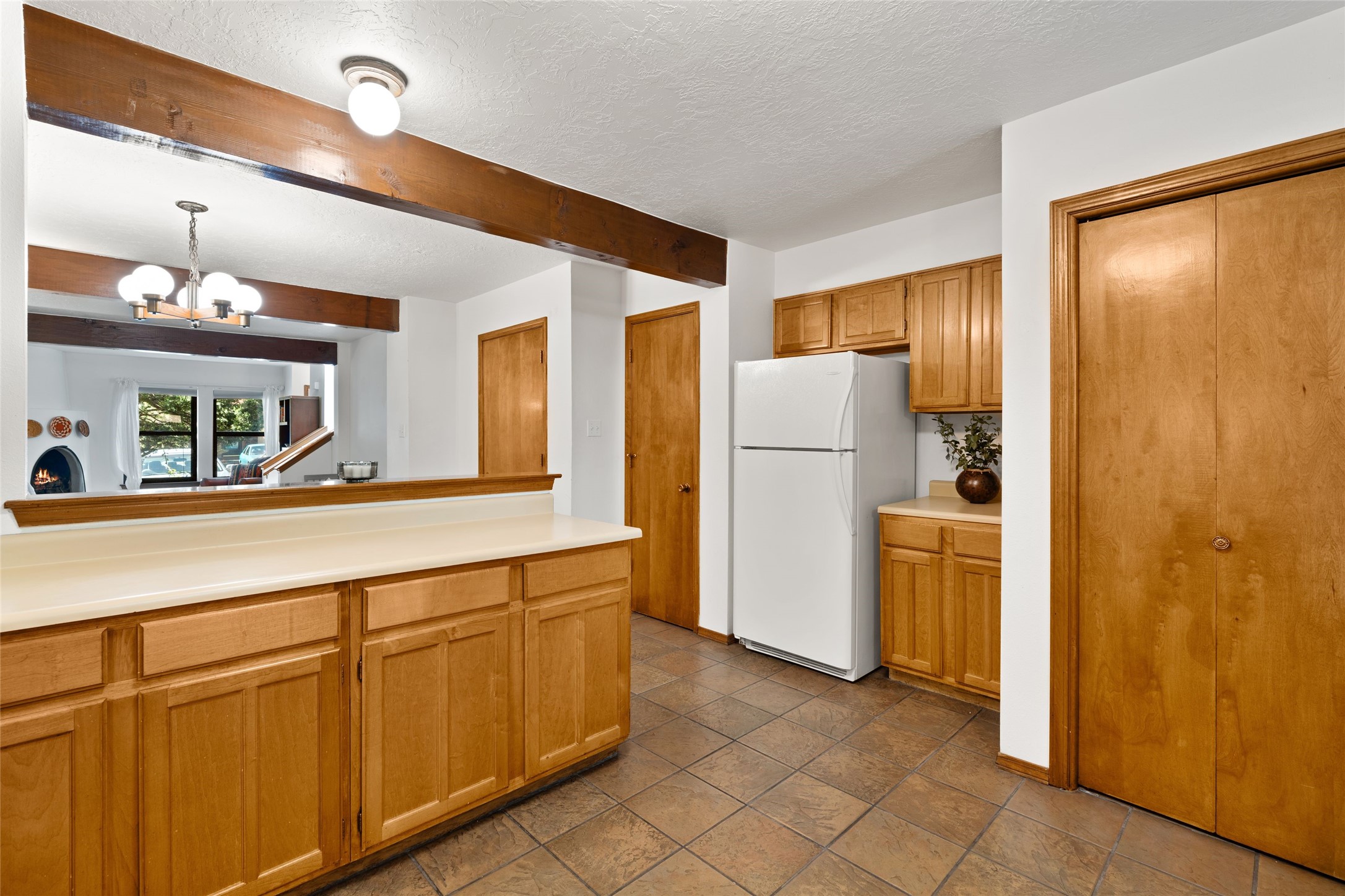 1552 Avenida De Las Americas