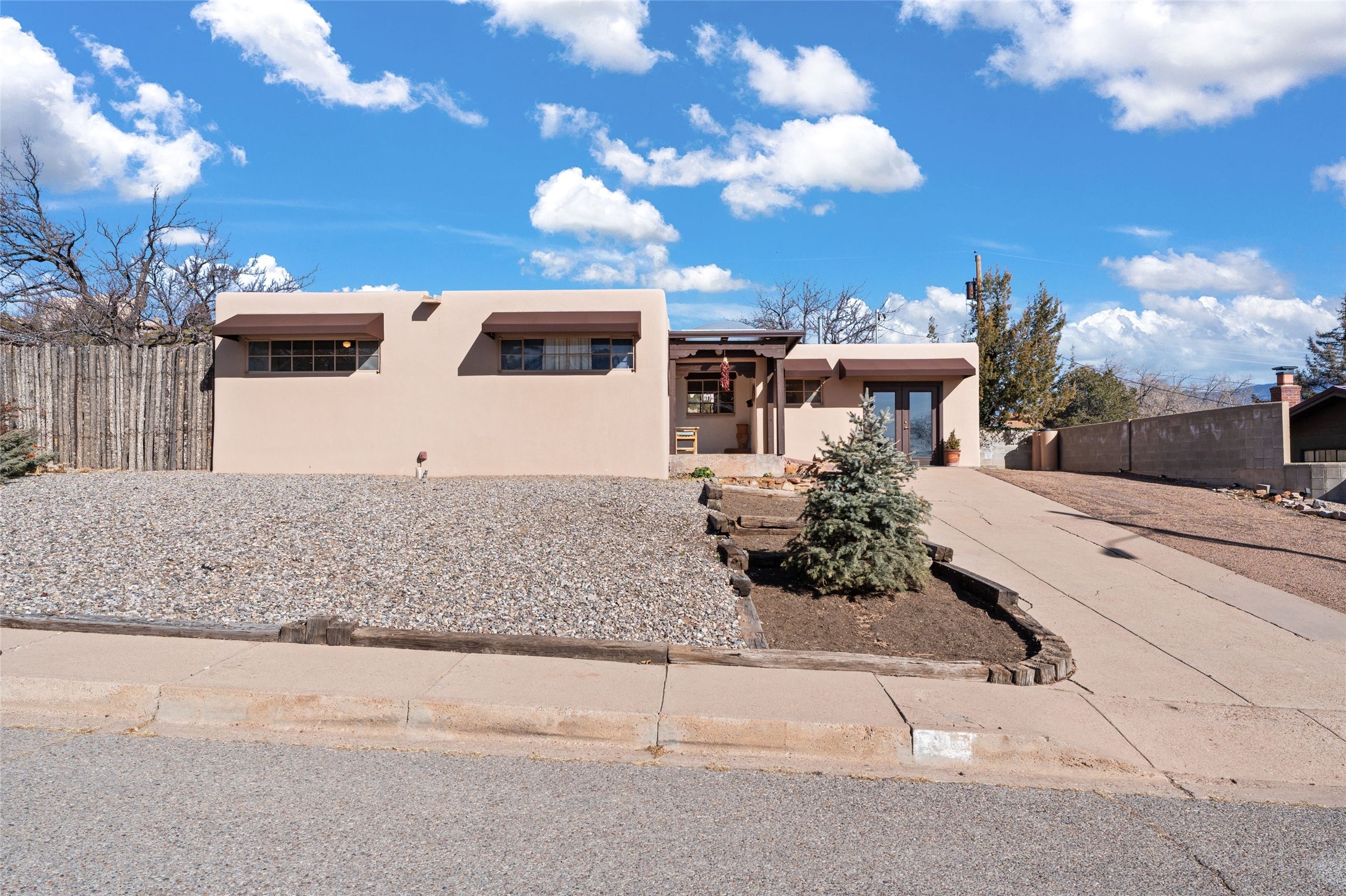 1115 N Luna Circle