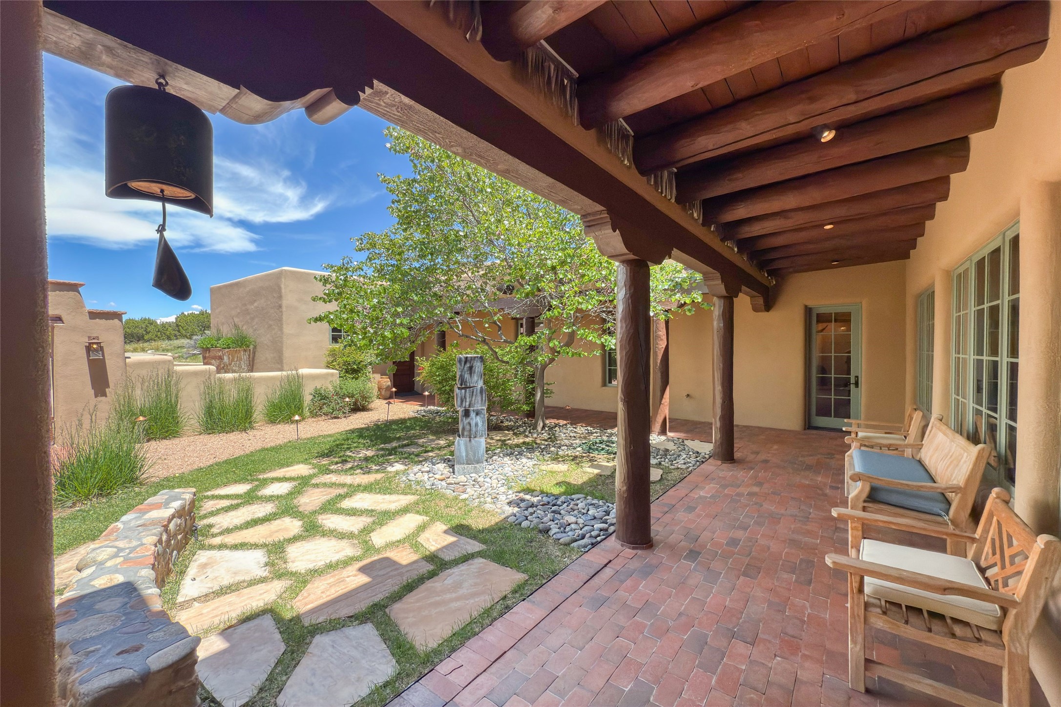 6 Silver Mesa Court