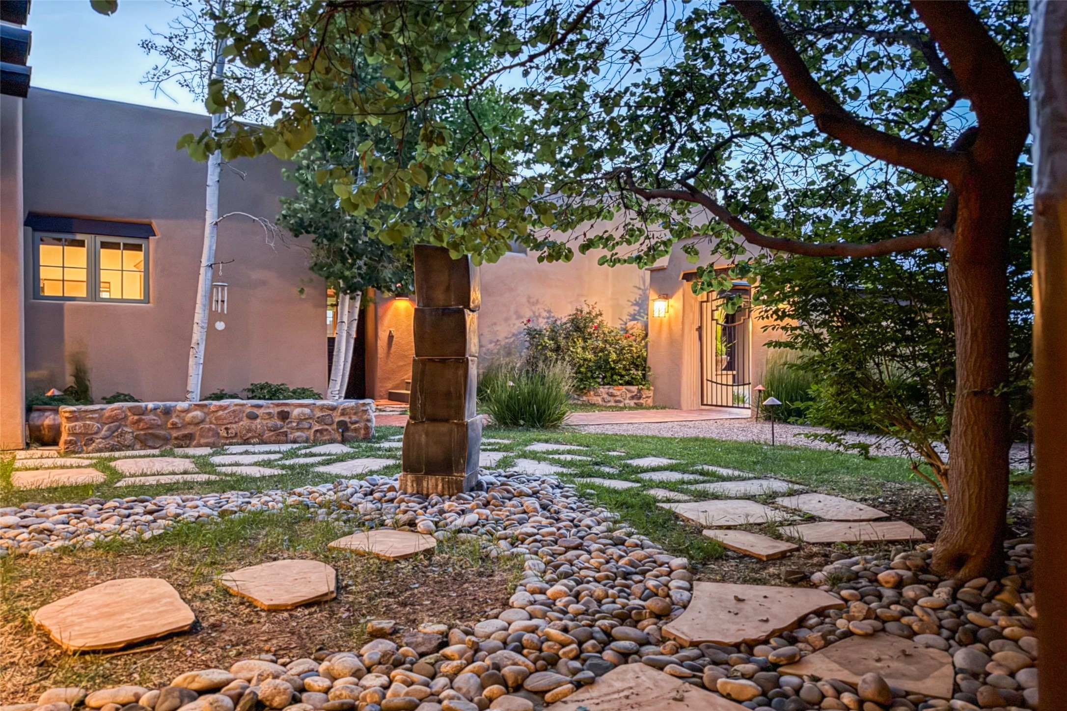 6 Silver Mesa Court