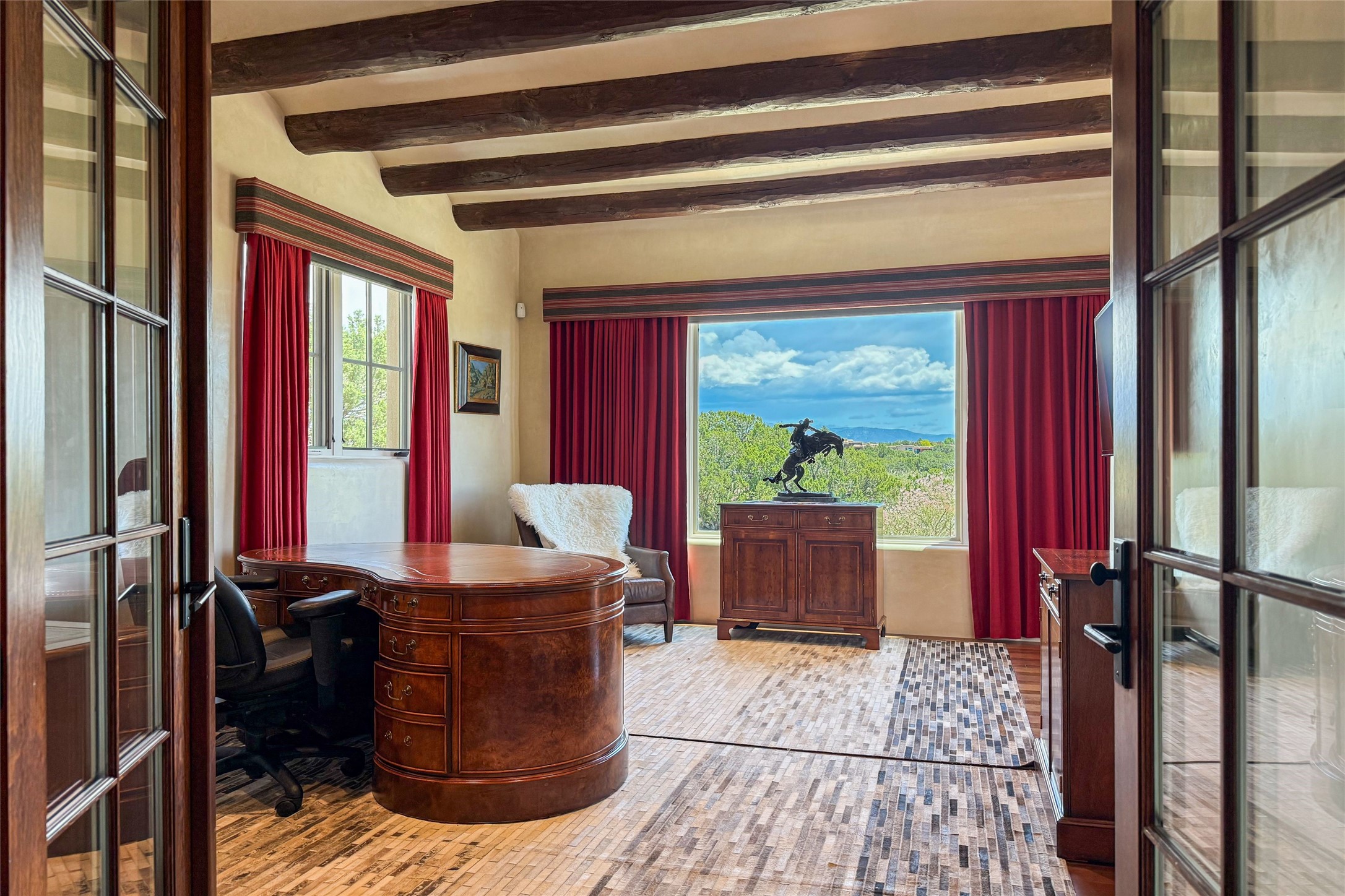 6 Silver Mesa Court