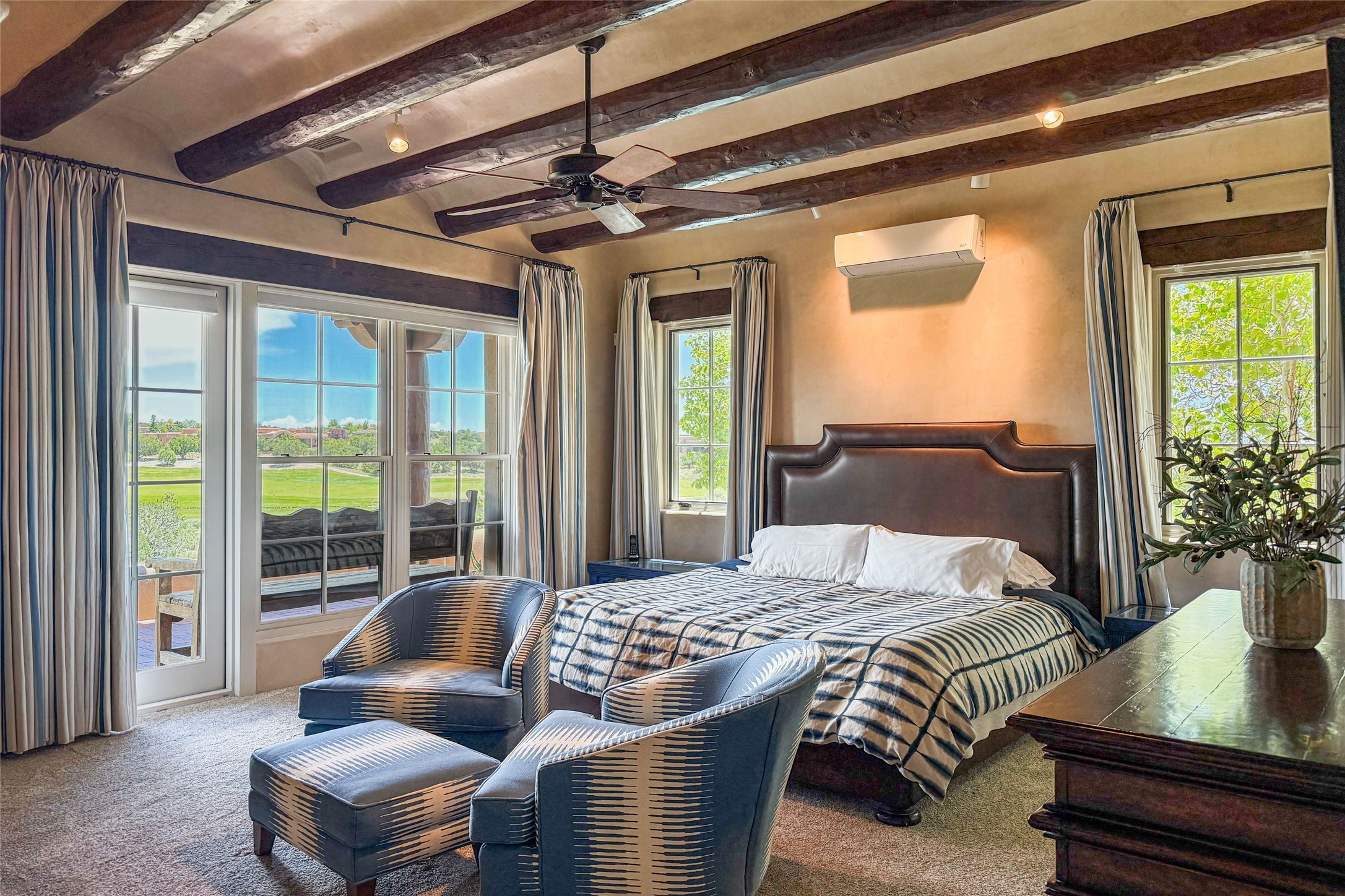 6 Silver Mesa Court