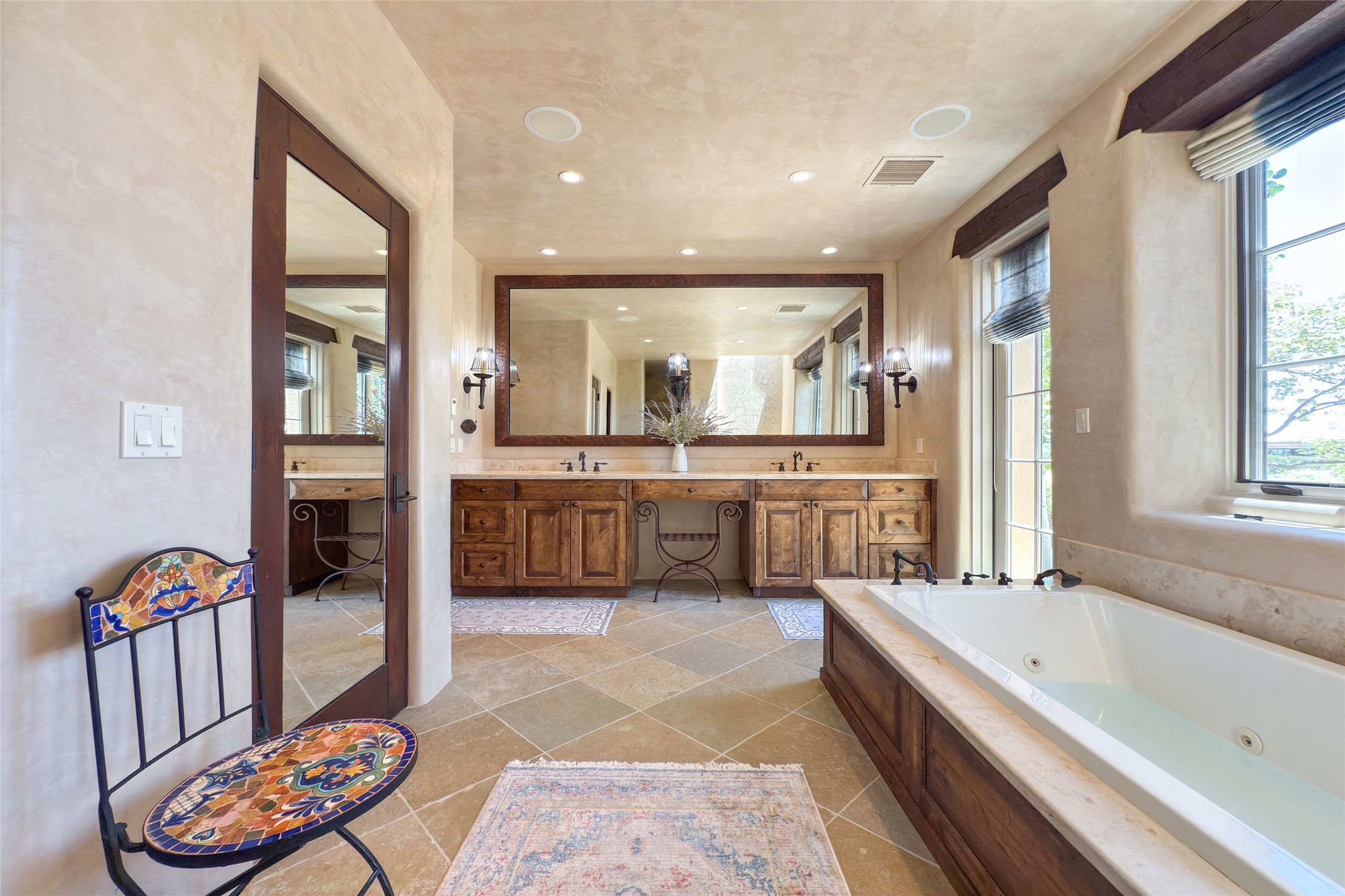 6 Silver Mesa Court