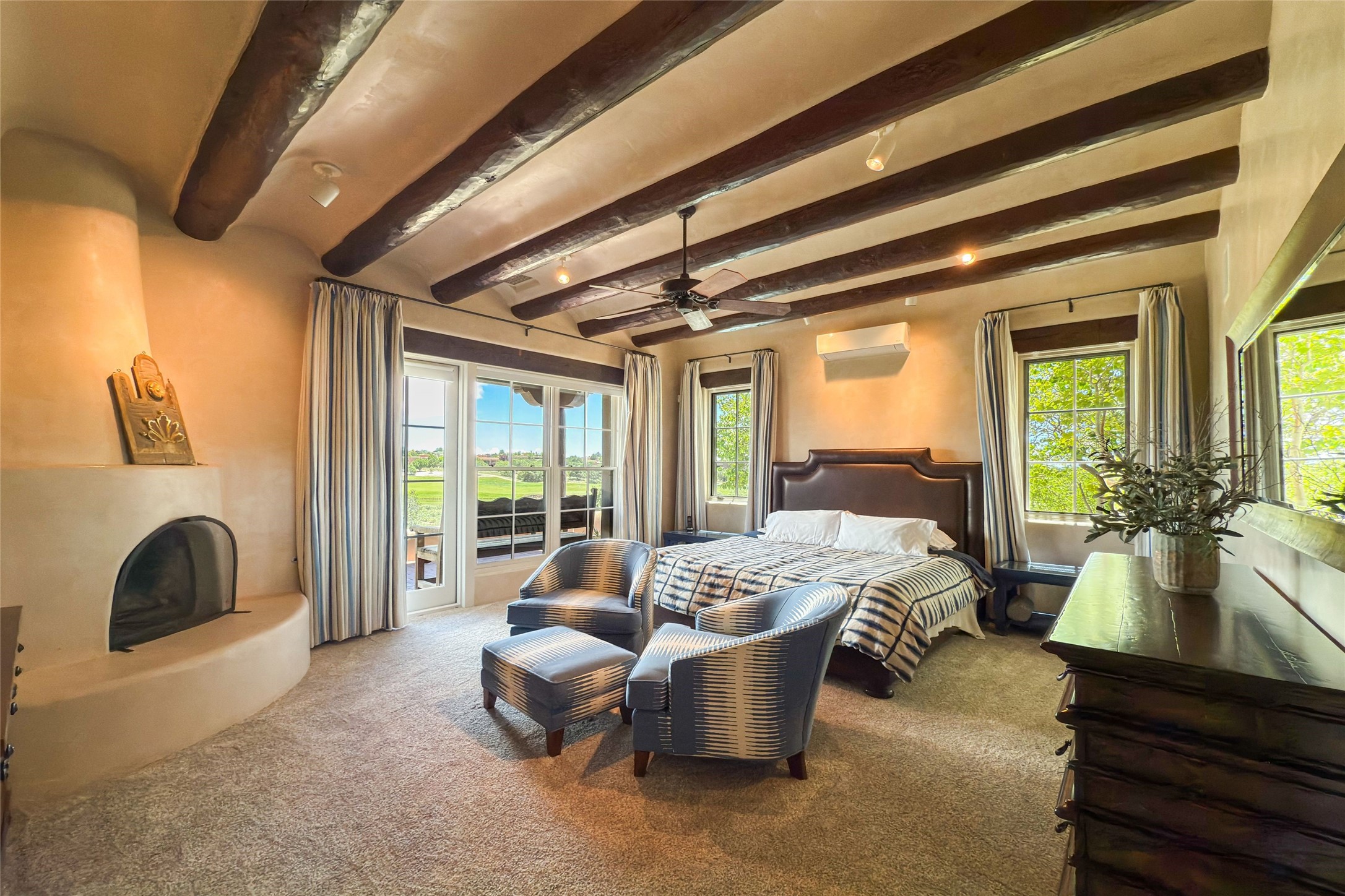 6 Silver Mesa Court
