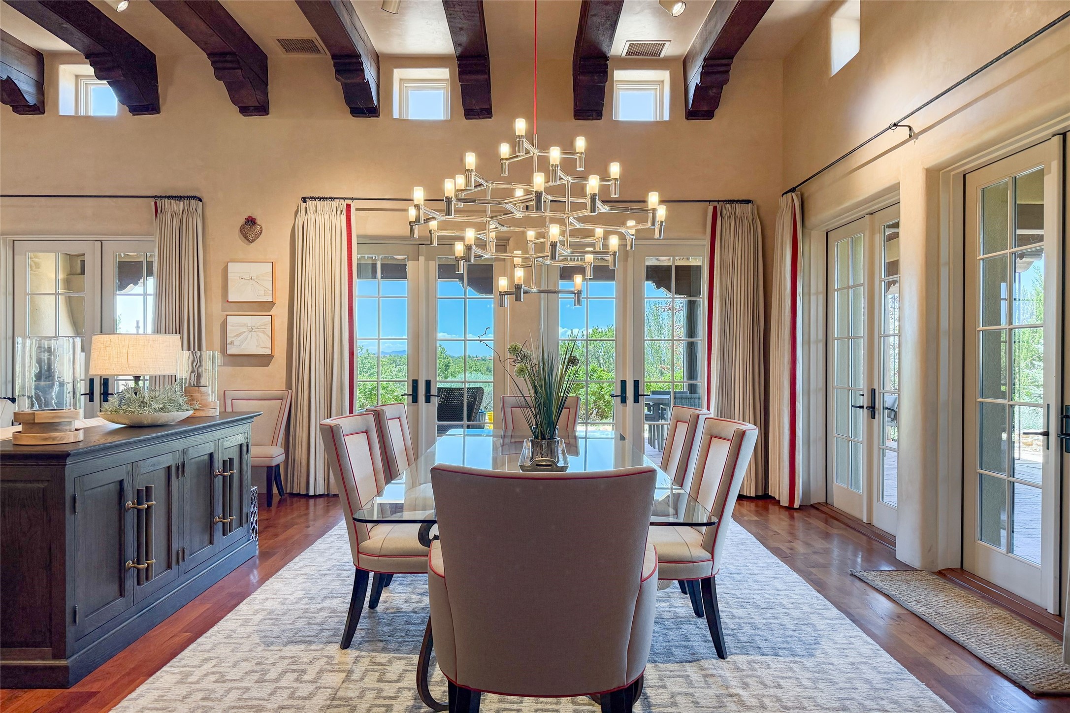 6 Silver Mesa Court