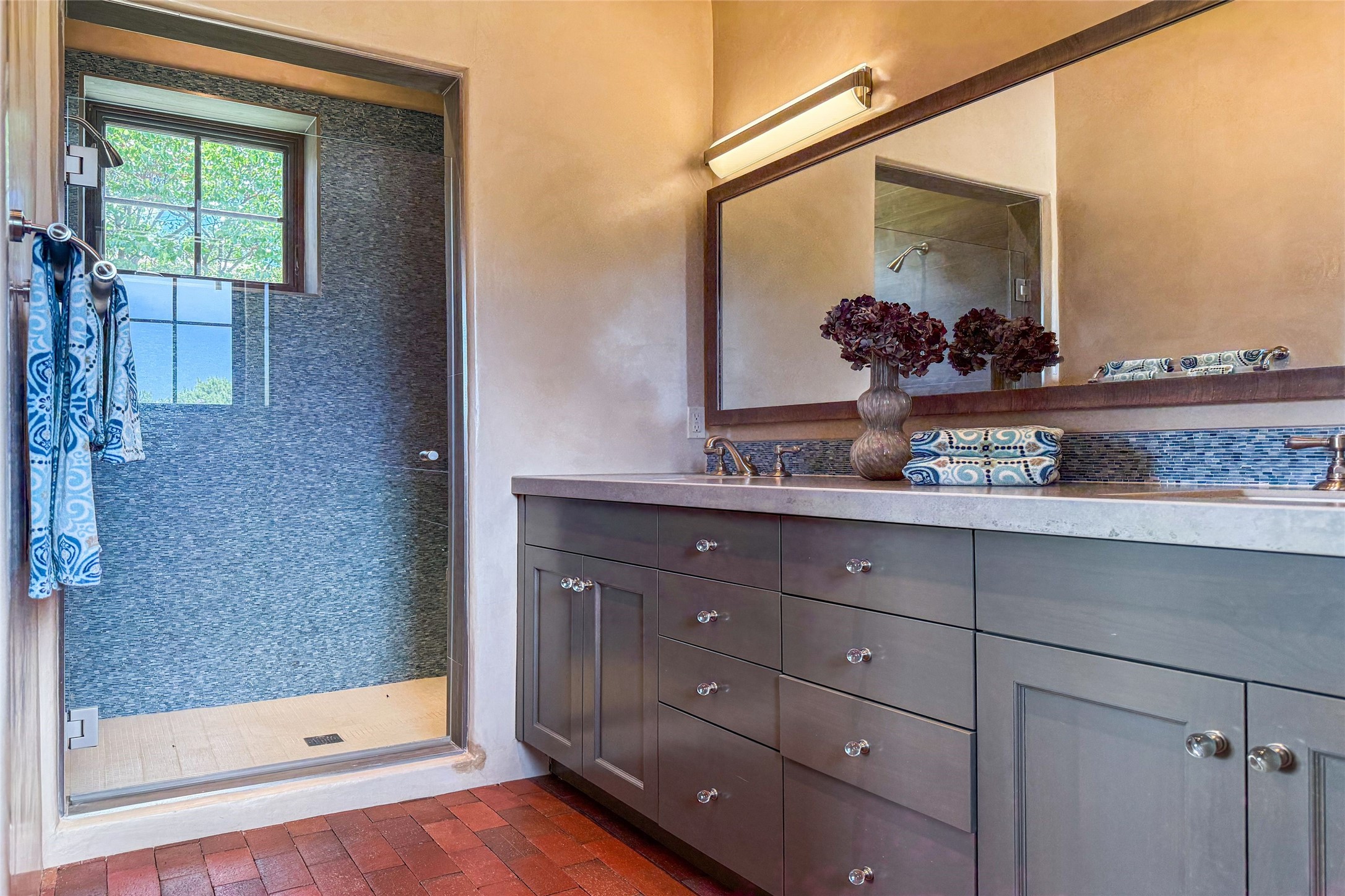 6 Silver Mesa Court