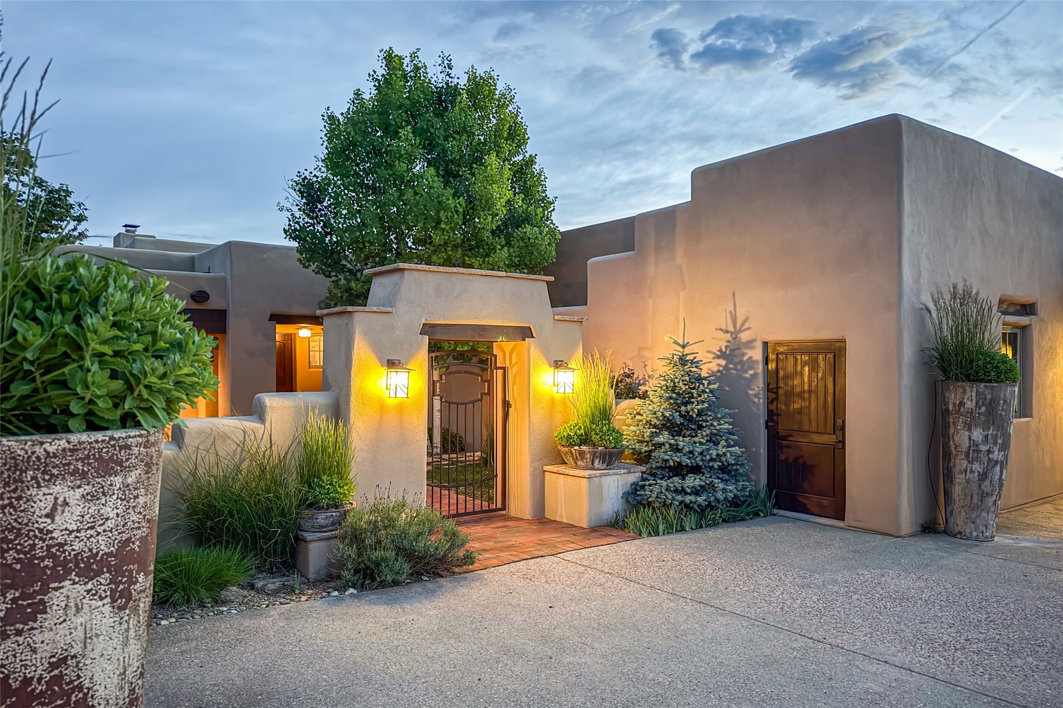 6 Silver Mesa Court