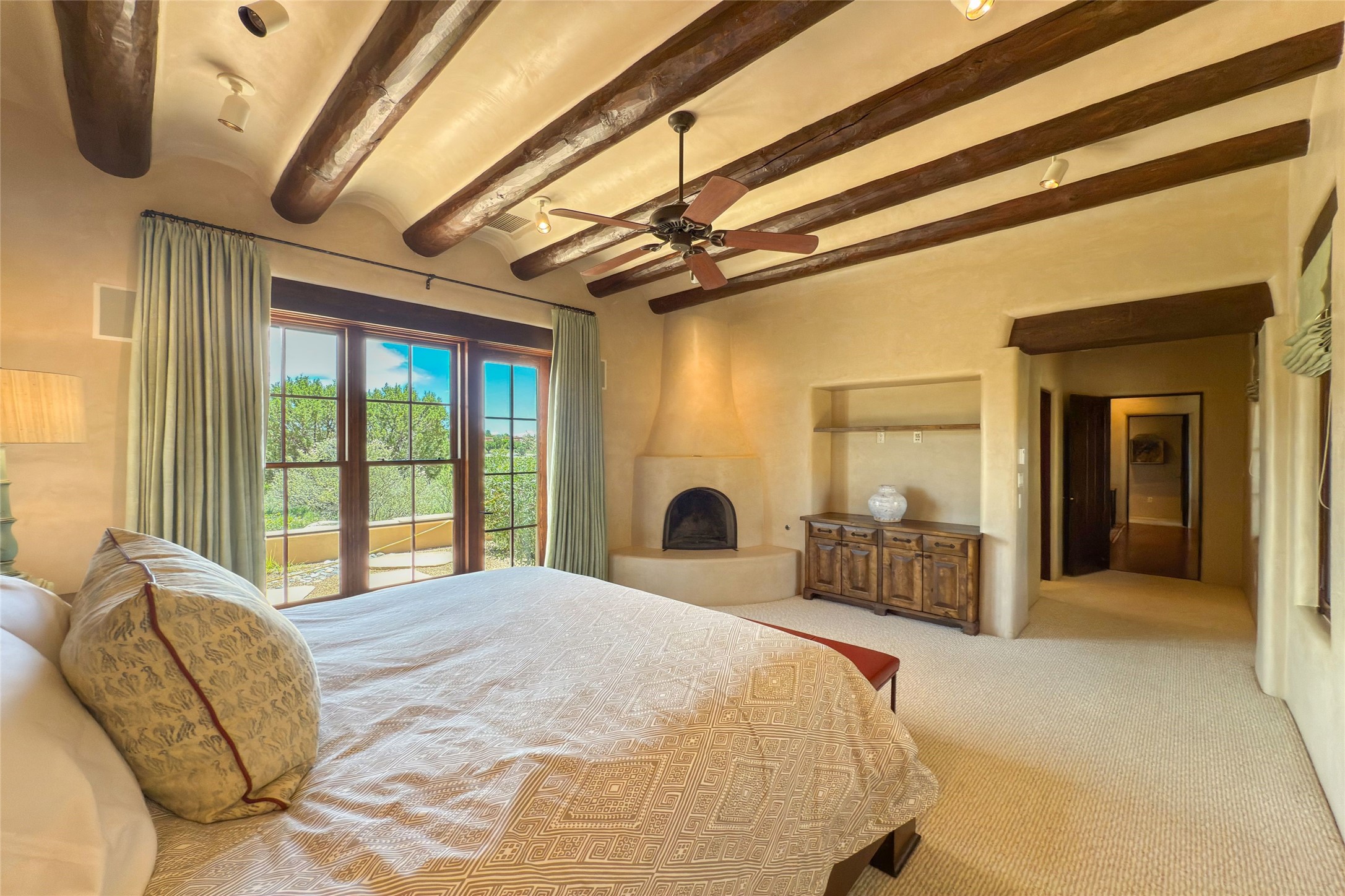 6 Silver Mesa Court