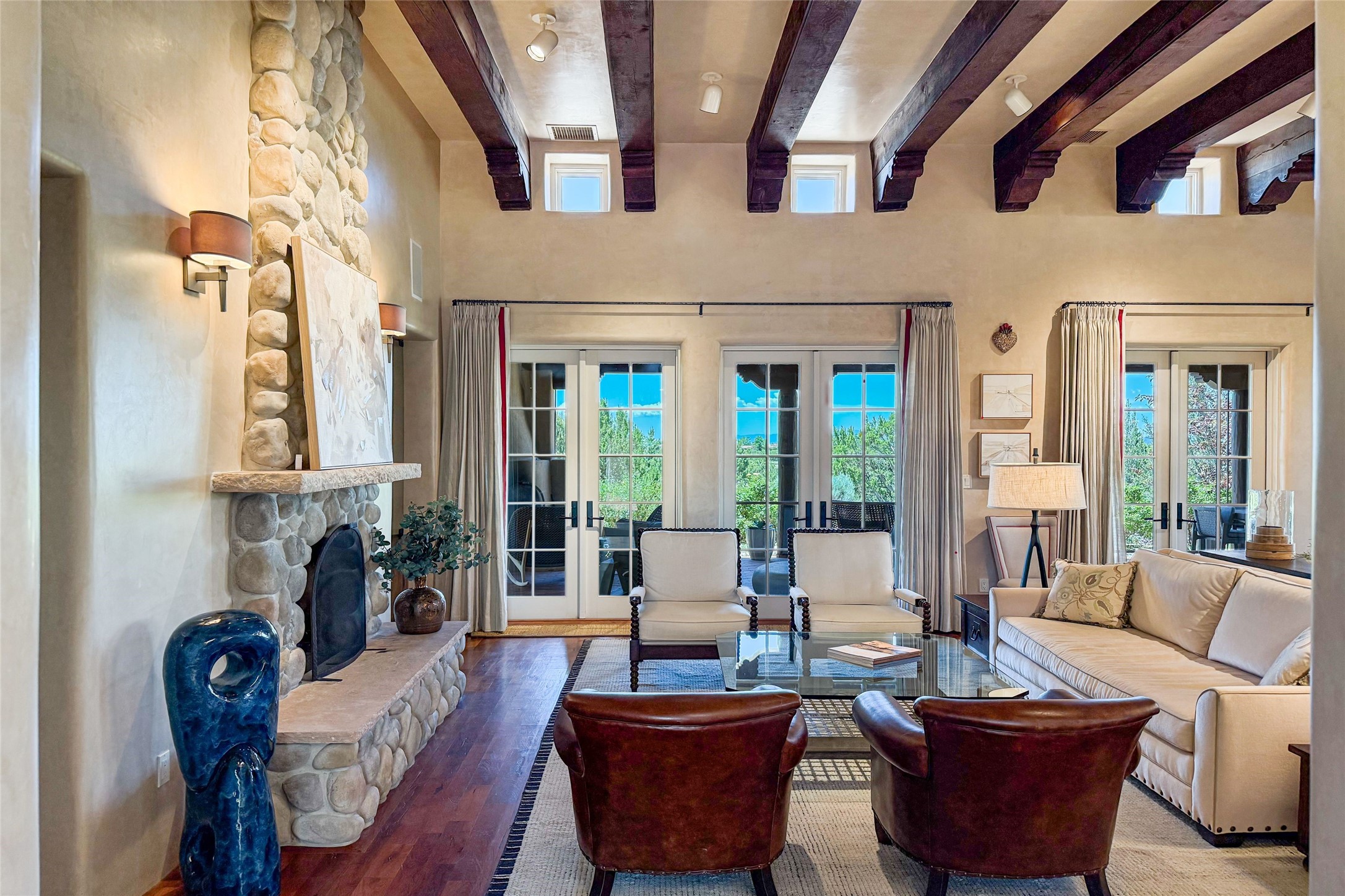 6 Silver Mesa Court
