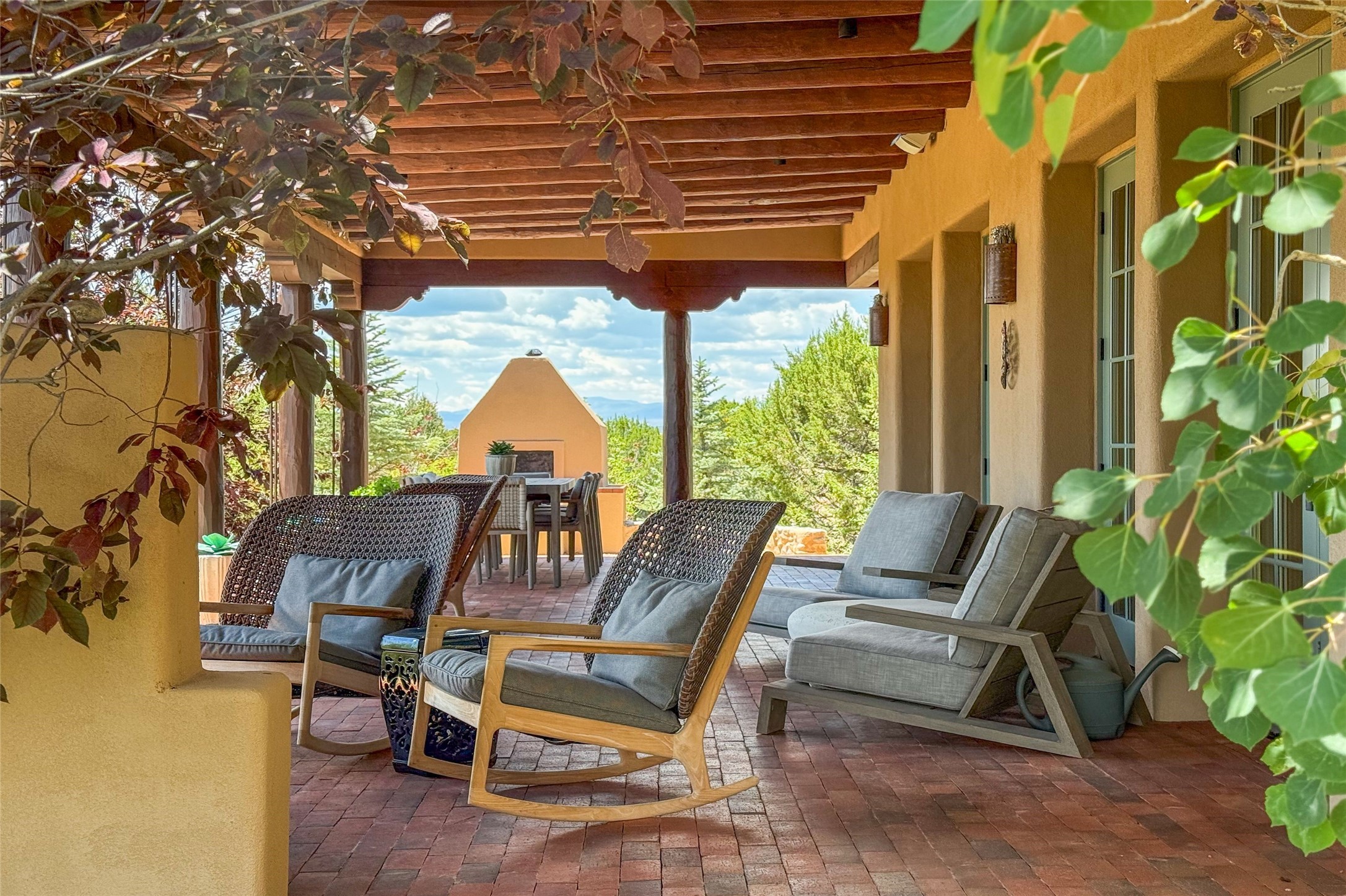 6 Silver Mesa Court