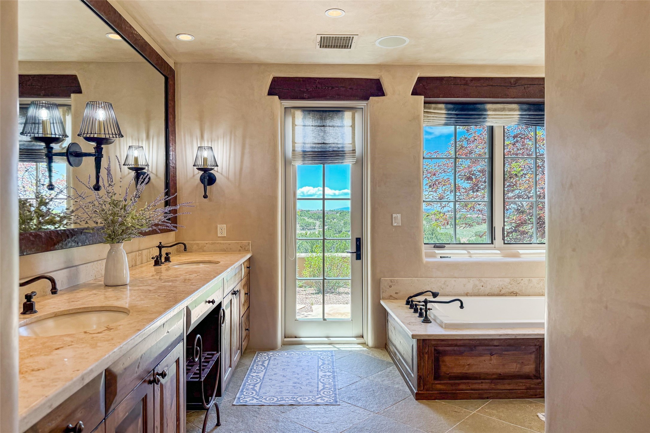 6 Silver Mesa Court