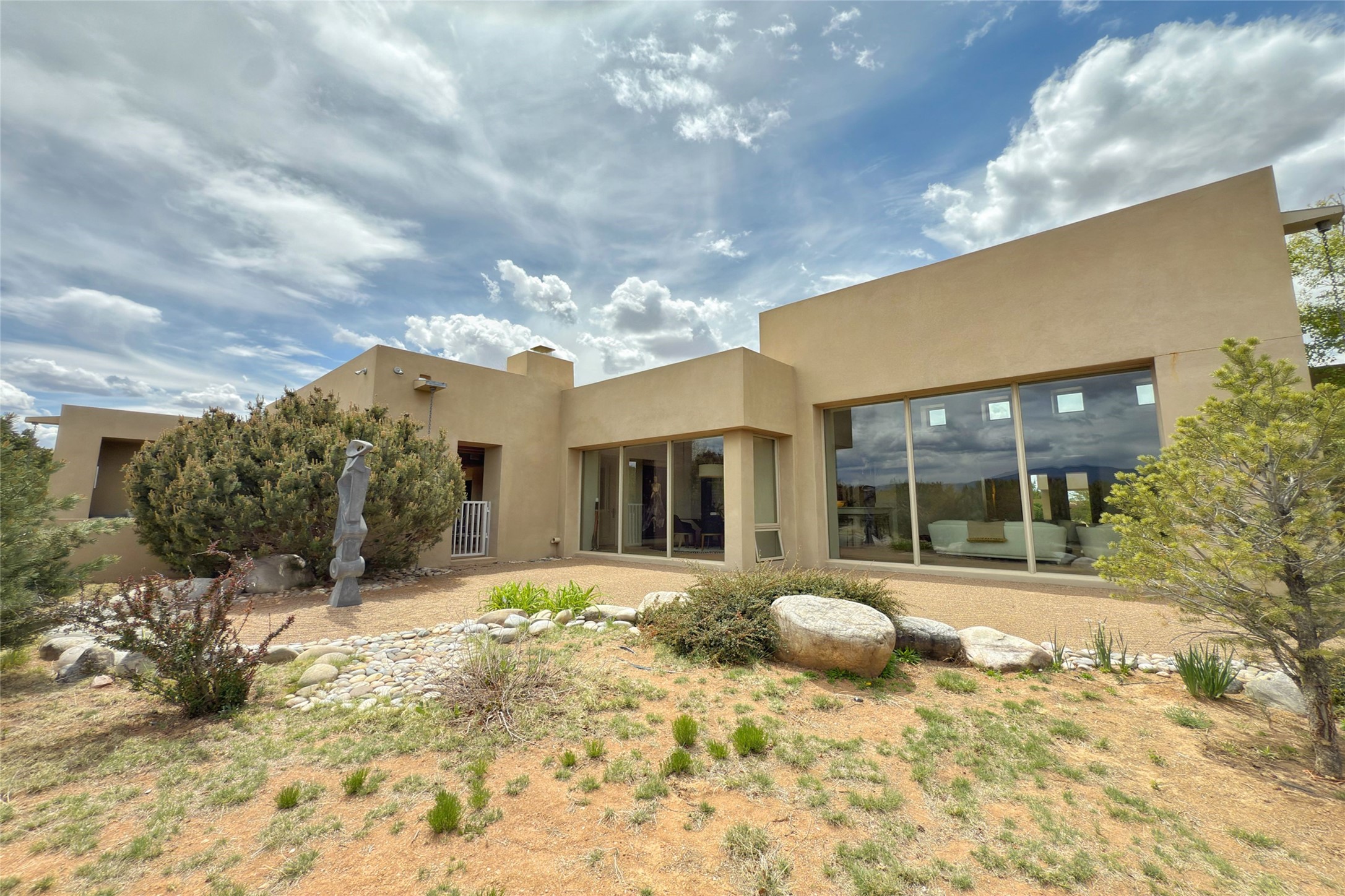 6 Estates Drive